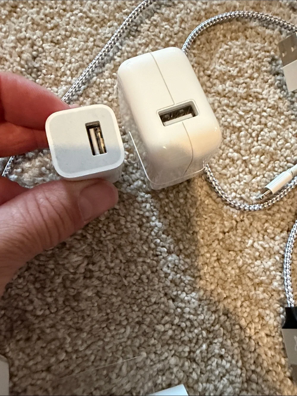 Apple White Lightning to 3.5mm Adapter with White EarPods and Cables